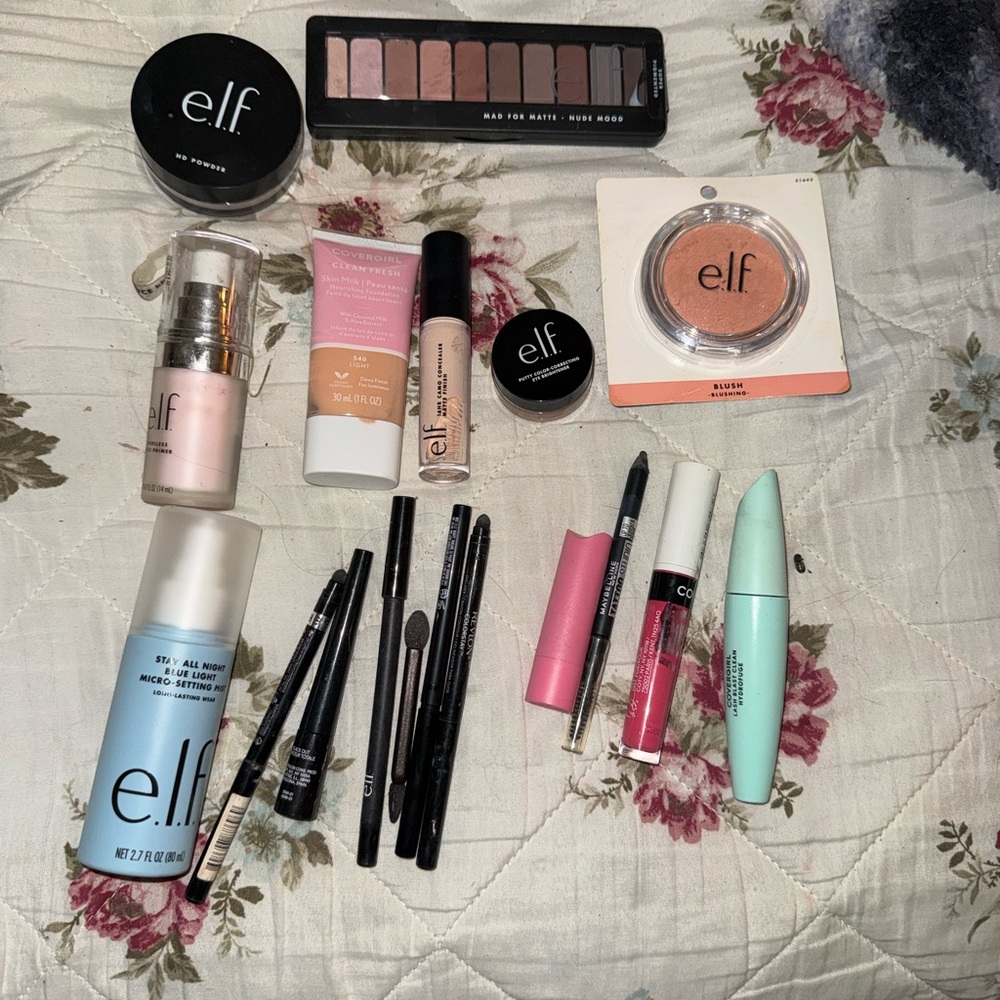 ELF Makeup Set in Pink, Peach, Black & Mint